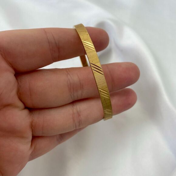 Vintage Signed Monet Gold-Tone Textured Slim Bangle Bracelet - Picture 2 of 4